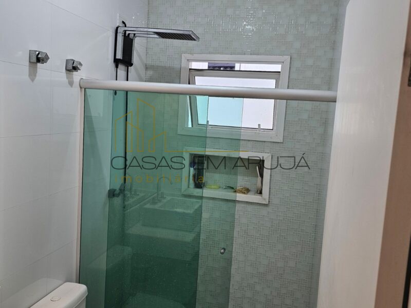 Casa a Venda no Condomínio Arujá 5 - 4 Suítes - CEA-00134