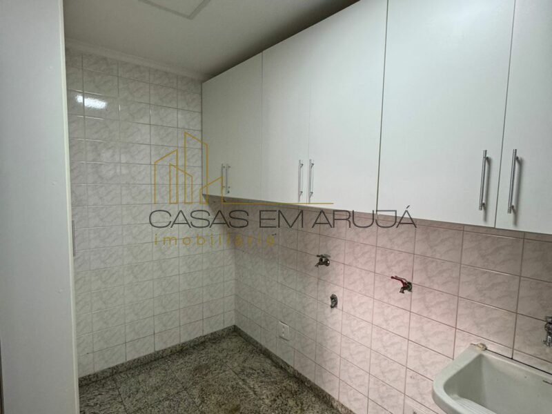 Casa a Venda no Condomínio Arujá 5 - 3 Dormitórios - CEA-00144