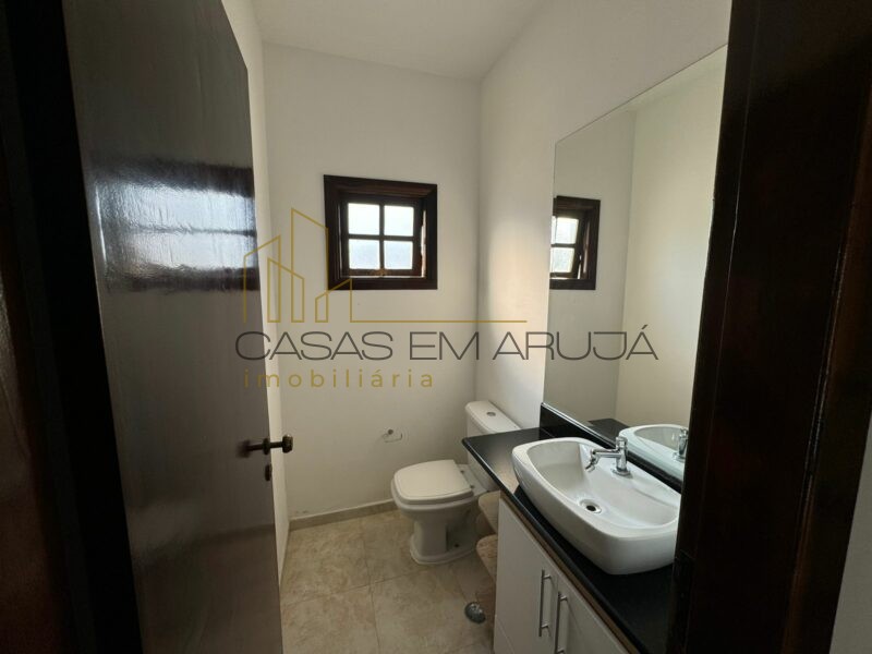 Casa a Venda no Condomínio Arujá 5 - 3 Dormitórios - CEA-00144