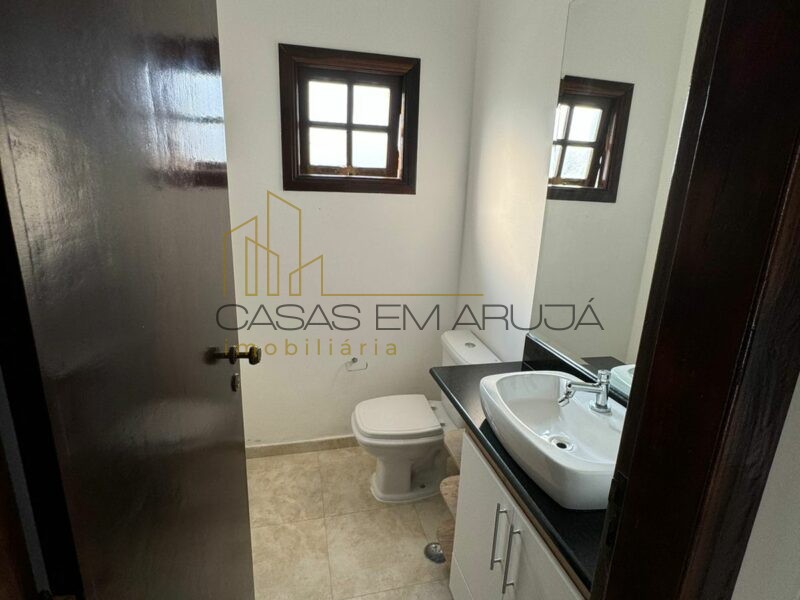 Casa a Venda no Condomínio Arujá 5 - 3 Dormitórios - CEA-00144