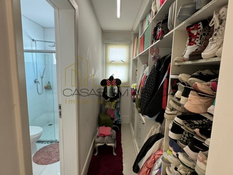 Casa a Venda no Condomínio Arujá 5 - 5 Suítes - CEA 00161