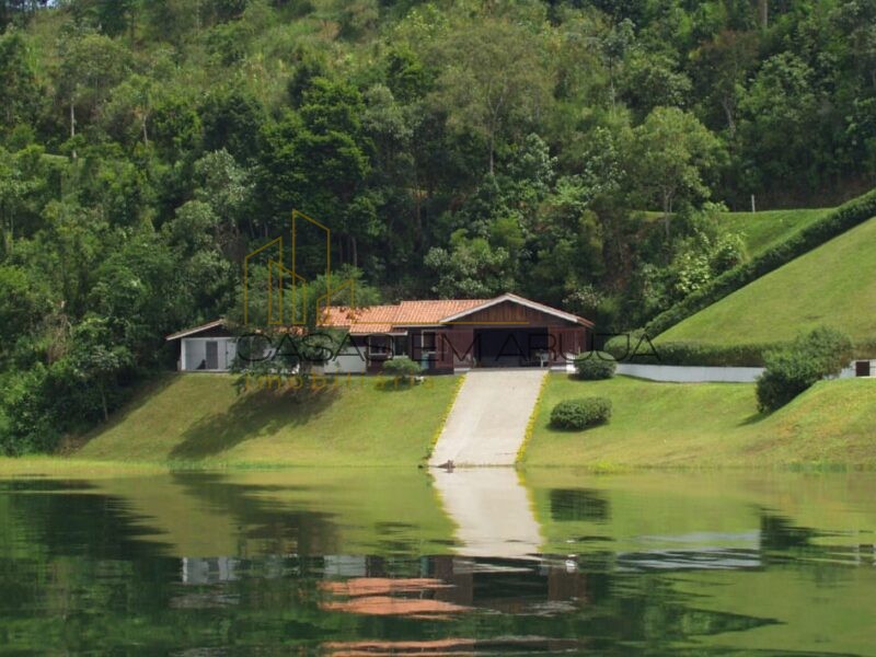 Casa a Venda em Igaratá - 2 dormitórios - CEA 00163