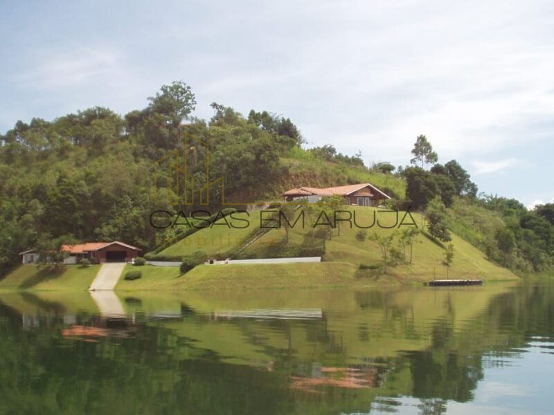 Casa a Venda em Igaratá - 2 dormitórios - CEA 00163