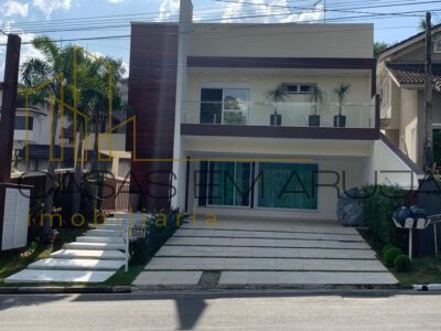 Casa a Venda no Condomínio Arujá 5 - 3 Suítes - CEA 00167