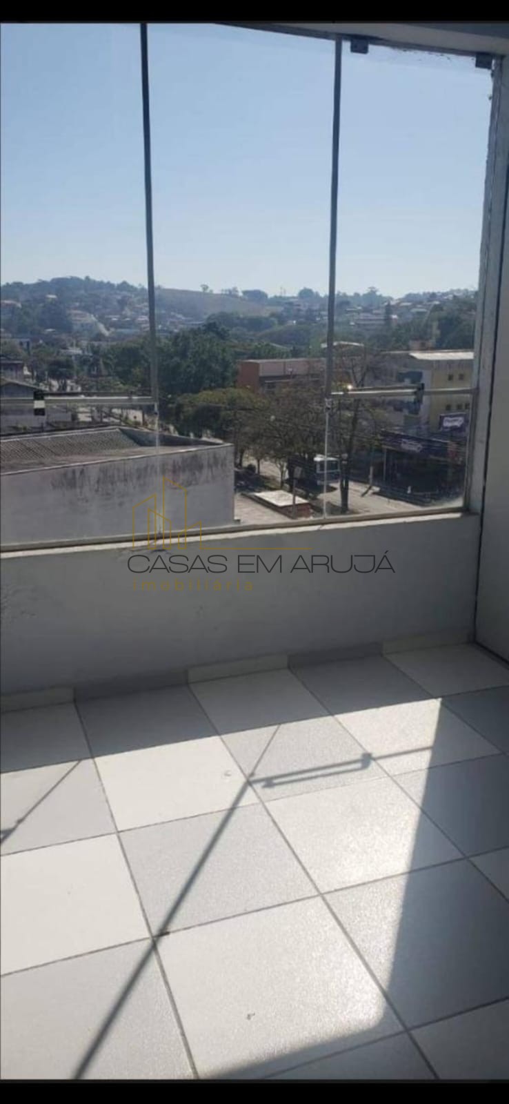 Sala Comercial a Venda em Arujá 