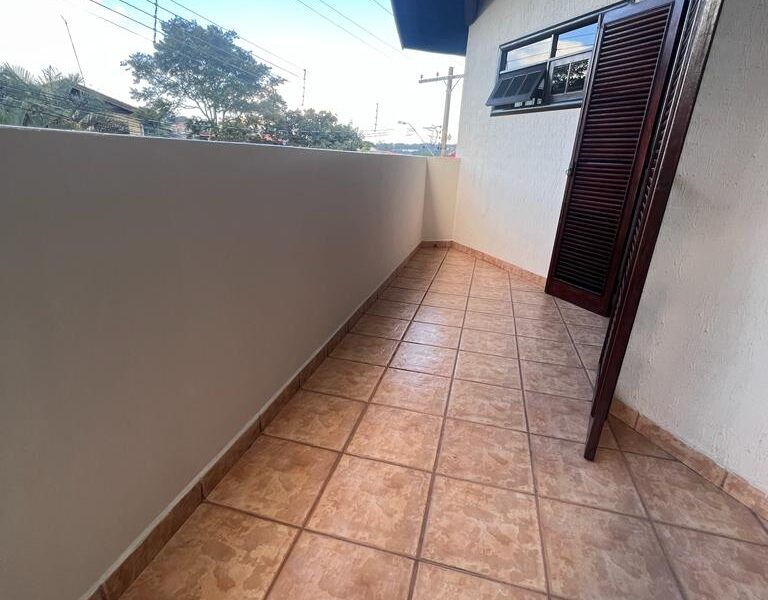 Casa para Locação no Condomínio Arujá 5 - 4 Quartos - CEA 00169