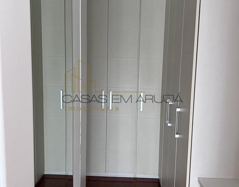 Casa a Venda no Condominio Arujá 5 - 4 Suítes - CEA 00187