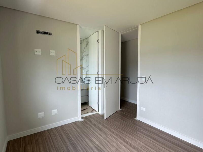 Casa a Venda no Condomínio Real Park - 4 Suites - CEA 00193